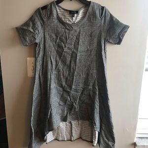Gray A-Line Tunic with Shoulder Cut-Out Sleeves